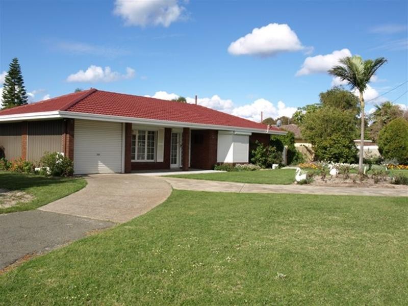 13 GUNNAMATTA Place, Kelmscott WA 6111