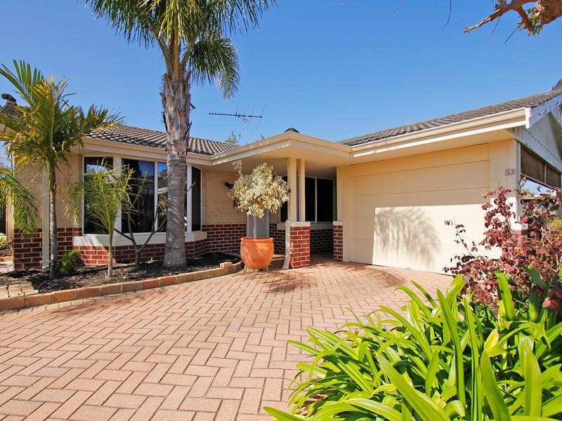 32 Towncentre Drive, Thornlie WA 6108