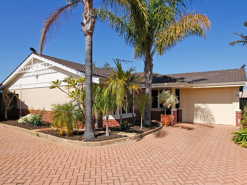 32 Towncentre Drive, Thornlie WA 6108