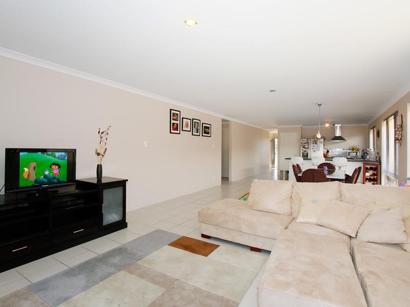21 Bristle Avenue, Southern River WA 6110