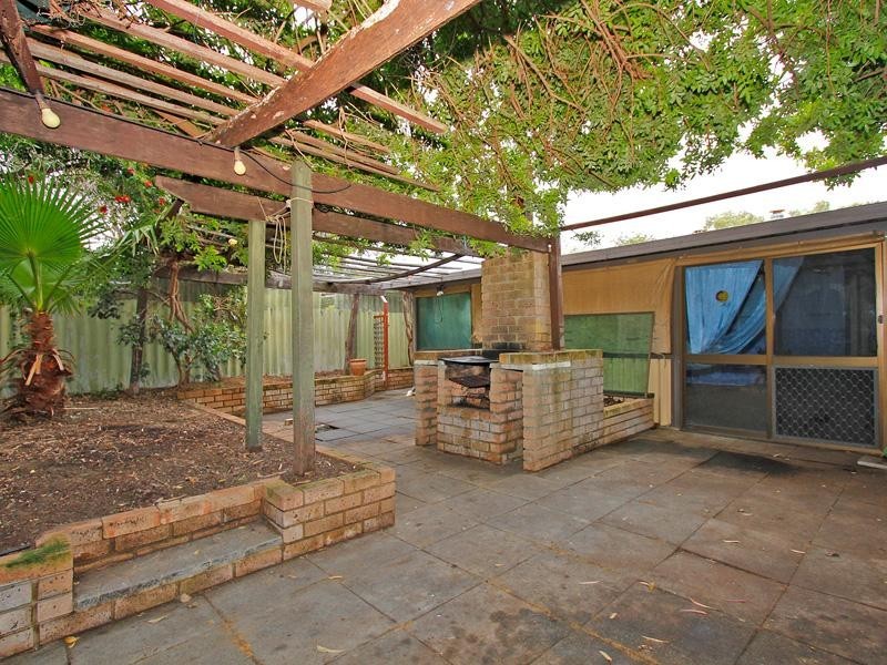 32 Natasha Way, Camillo WA 6111