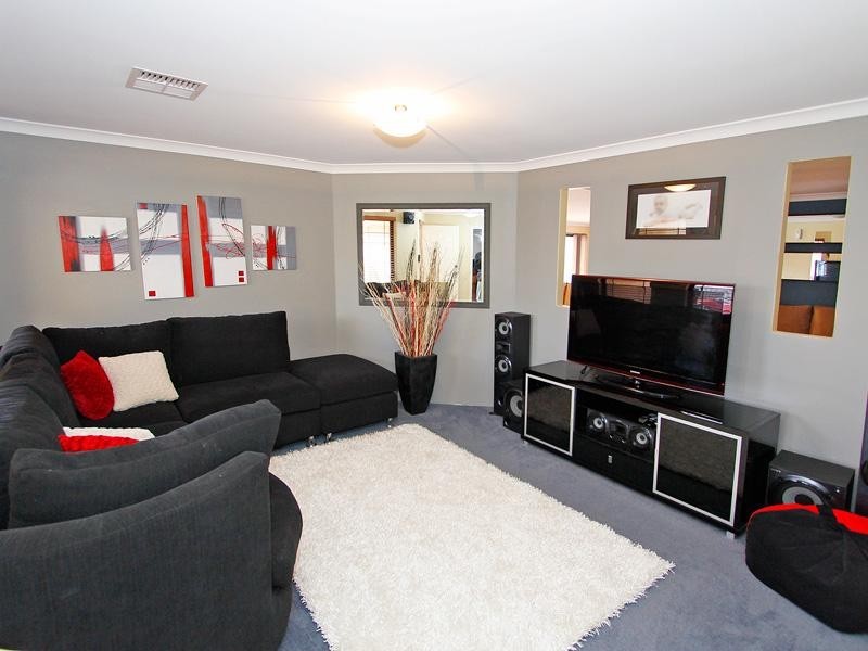 4 Marbella Avenue, Seville Grove WA 6112