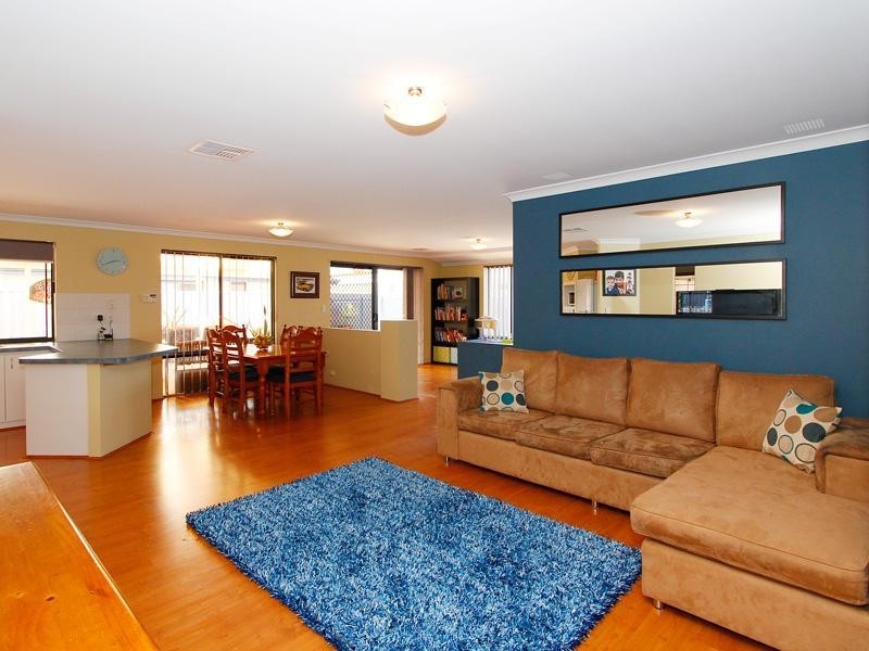 4 Marbella Avenue, Seville Grove WA 6112