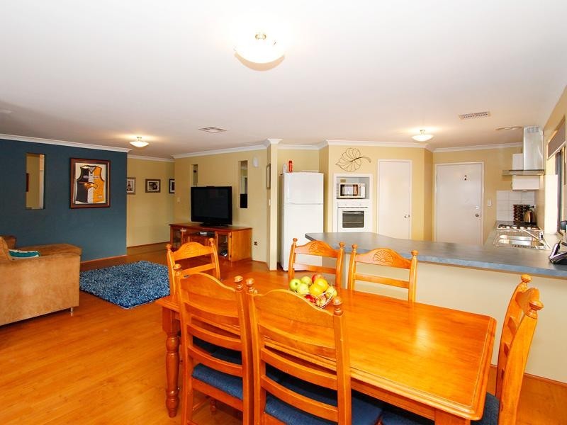 4 Marbella Avenue, Seville Grove WA 6112