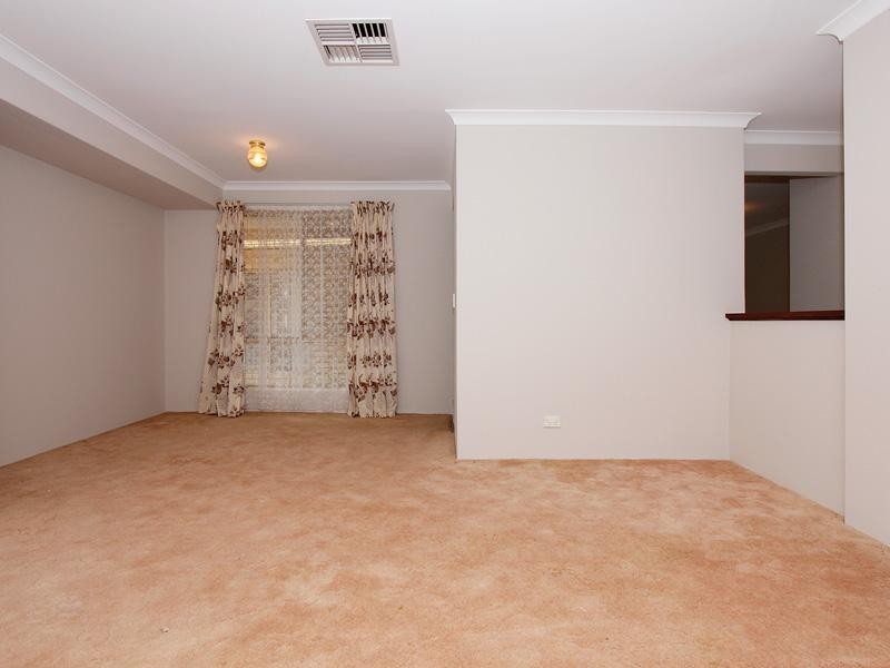 24 Hemingway Drive, Camillo WA 6111