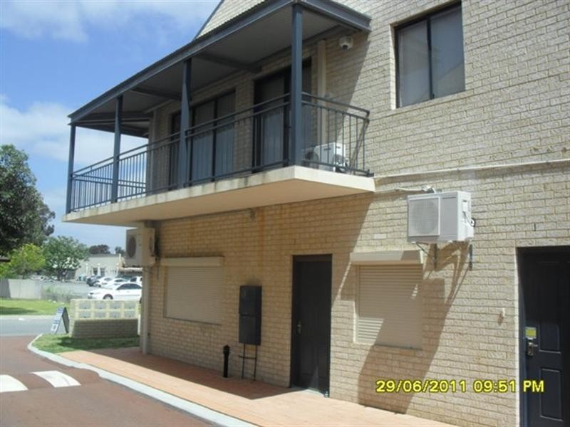 8/13 Blackburne Street, Maddington WA 6109