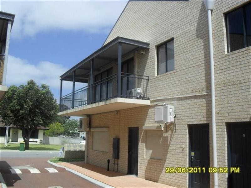 8/13 Blackburne Street, Maddington WA 6109