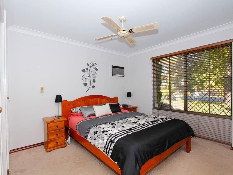 9 Grenadier Drive, Thornlie WA 6108