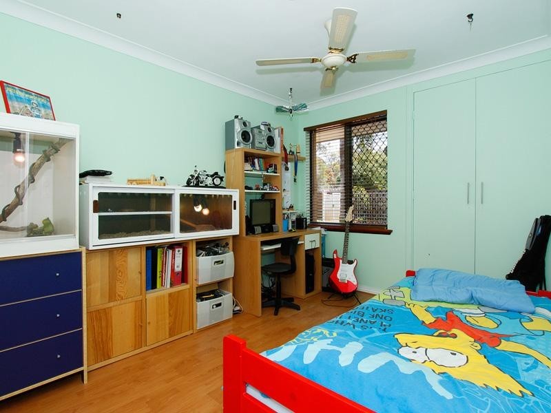 9 Grenadier Drive, Thornlie WA 6108