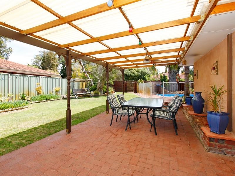 9 Grenadier Drive, Thornlie WA 6108