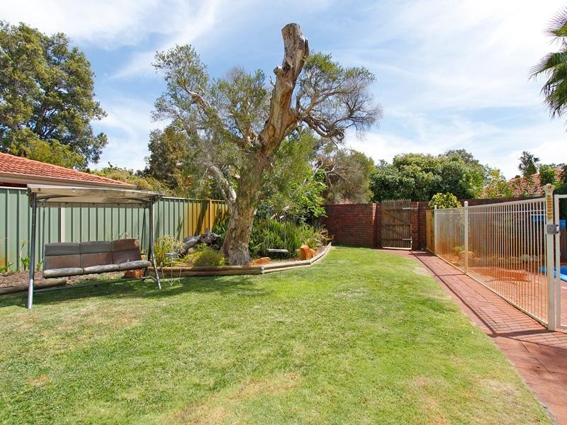 9 Grenadier Drive, Thornlie WA 6108