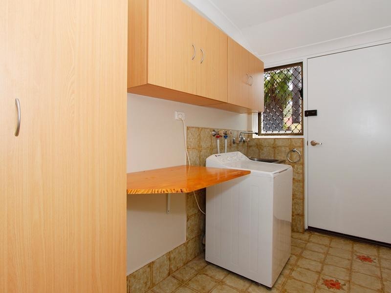 9 Grenadier Drive, Thornlie WA 6108