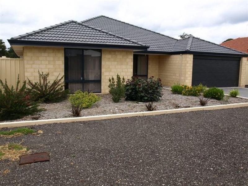 32 Reigate Street, Gosnells WA 6110