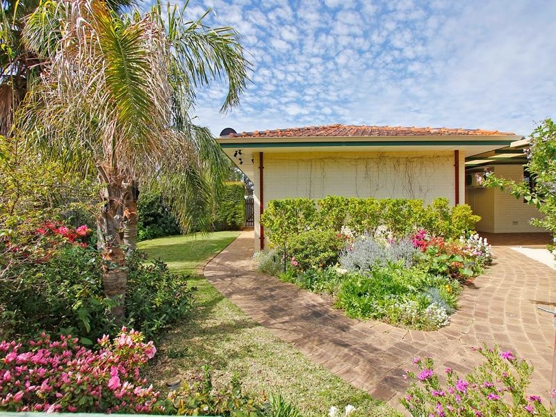 2 OLBAH Place, Armadale WA 6112