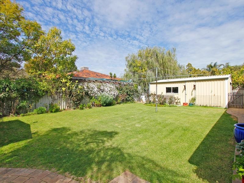 2 OLBAH Place, Armadale WA 6112