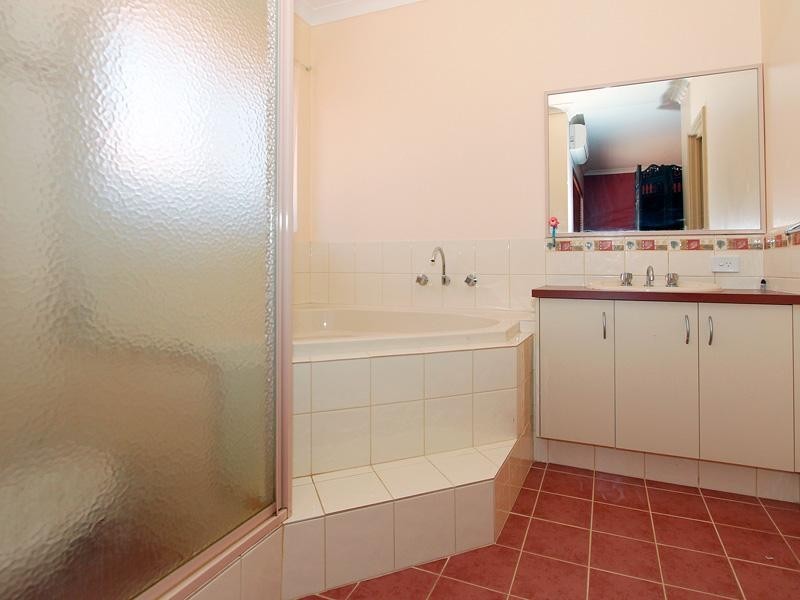 22 Elliot Place, Thornlie WA 6108