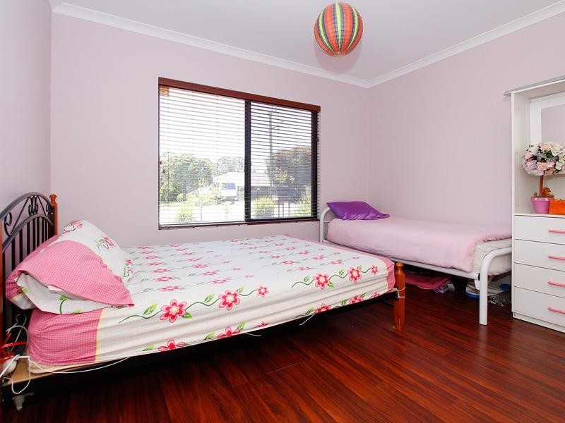 22 Elliot Place, Thornlie WA 6108