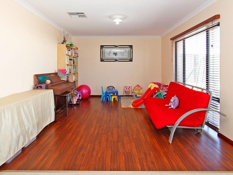 22 Elliot Place, Thornlie WA 6108