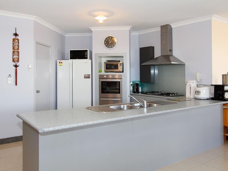 22 Elliot Place, Thornlie WA 6108