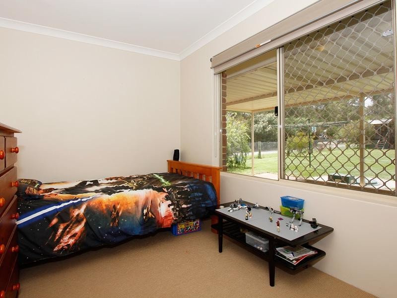 9 Millbrace Glen, Byford WA 6122