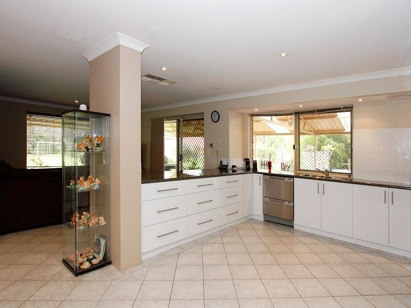 9 Millbrace Glen, Byford WA 6122