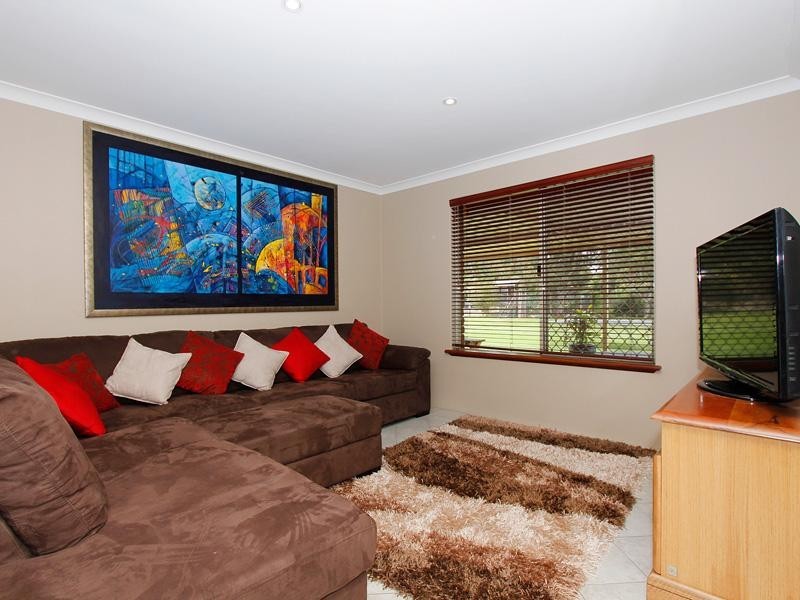 9 Millbrace Glen, Byford WA 6122