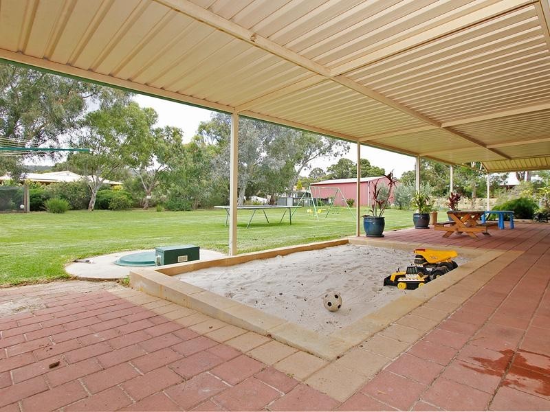 9 Millbrace Glen, Byford WA 6122