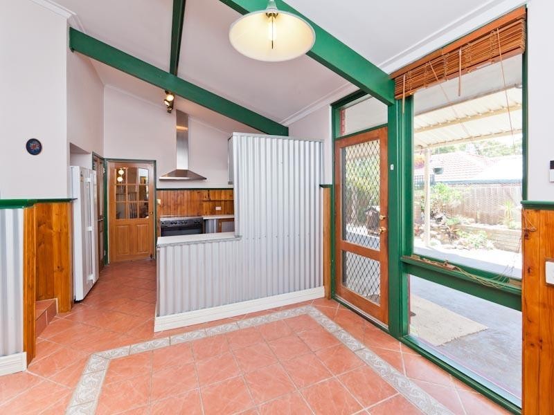 17 Kelvedon Street, Huntingdale WA 6110