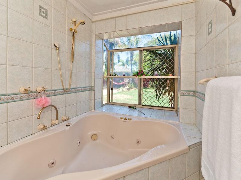 17 Kelvedon Street, Huntingdale WA 6110