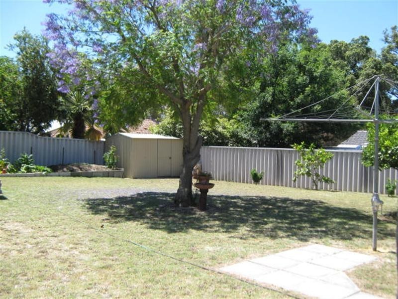 25 Walter Street, Gosnells WA 6110