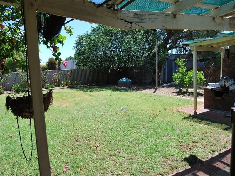 11 Osmond Street, Kenwick WA 6107