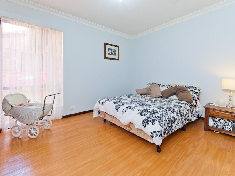 26 Ripplewood Avenue, Thornlie WA 6108