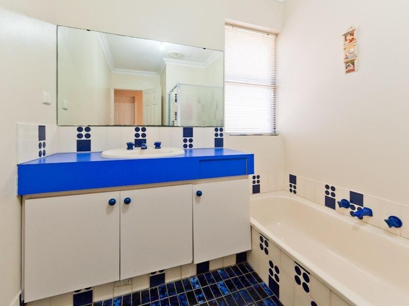 26 Ripplewood Avenue, Thornlie WA 6108