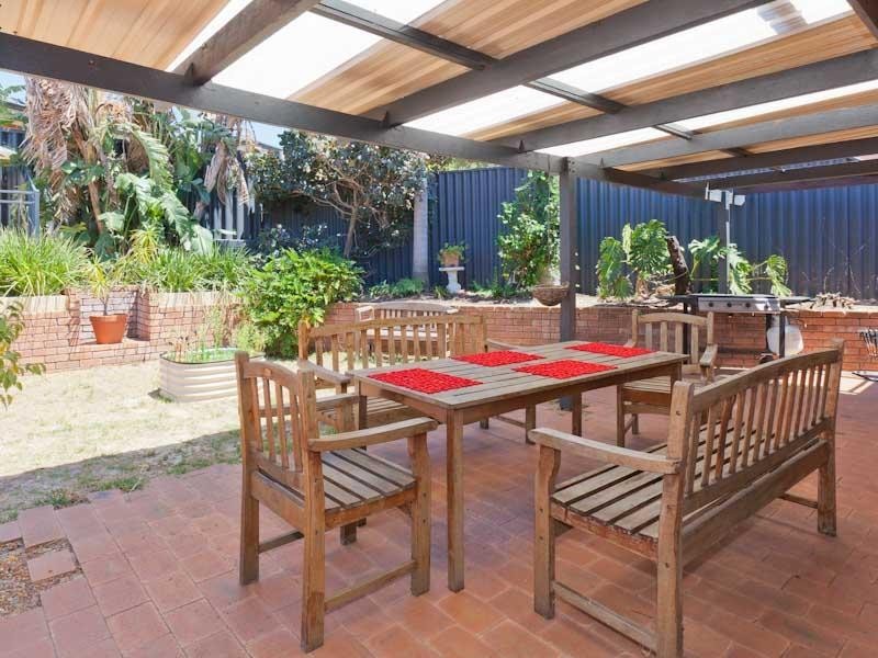 26 Ripplewood Avenue, Thornlie WA 6108