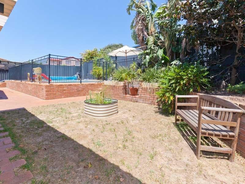 26 Ripplewood Avenue, Thornlie WA 6108