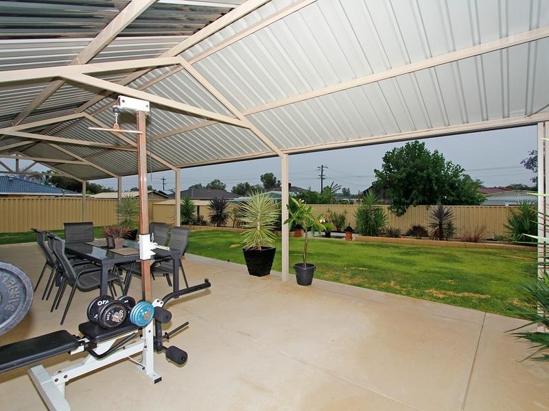 40 Swingler Way, Gosnells WA 6110