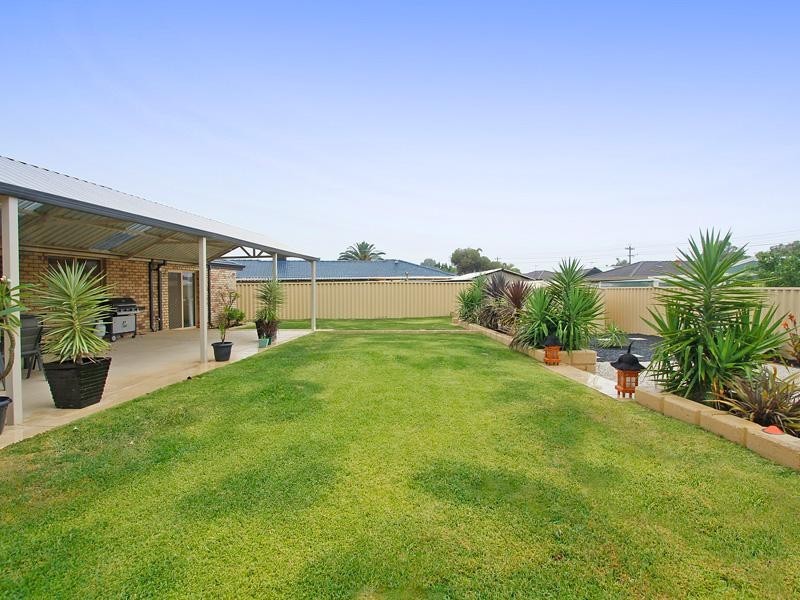 40 Swingler Way, Gosnells WA 6110