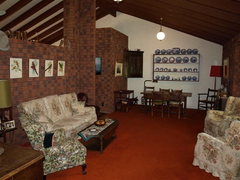 16 Dale Place, Orange Grove WA 6109