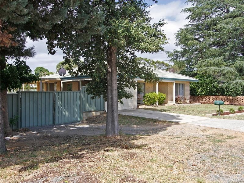 149 Seventh Road, Armadale WA 6112