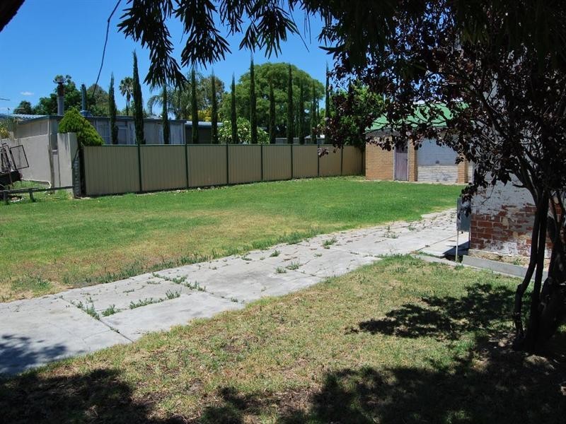 17 Pitchford Avenue, Maddington WA 6109