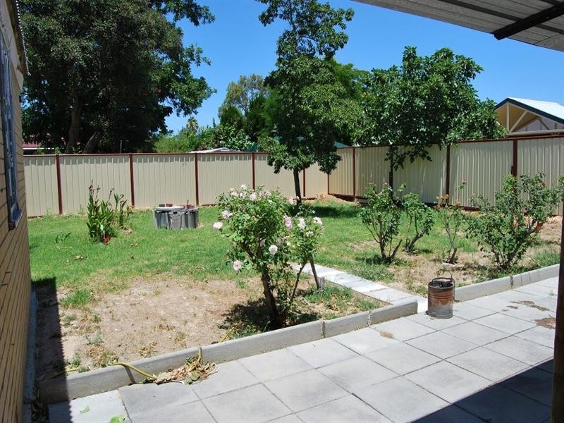 17 Pitchford Avenue, Maddington WA 6109