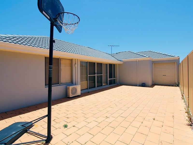 6/24 Tait Street, Armadale WA 6112