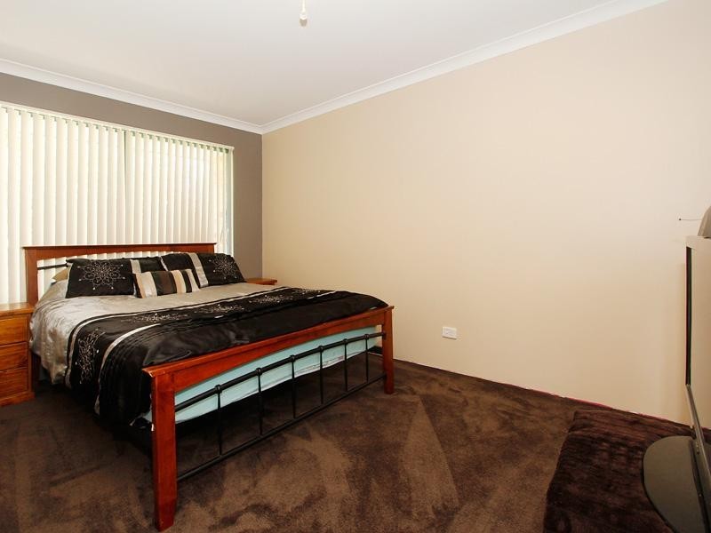 12 Spruce Place, Thornlie WA 6108