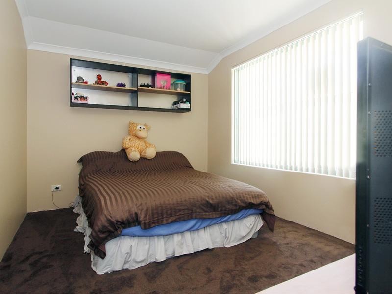 12 Spruce Place, Thornlie WA 6108