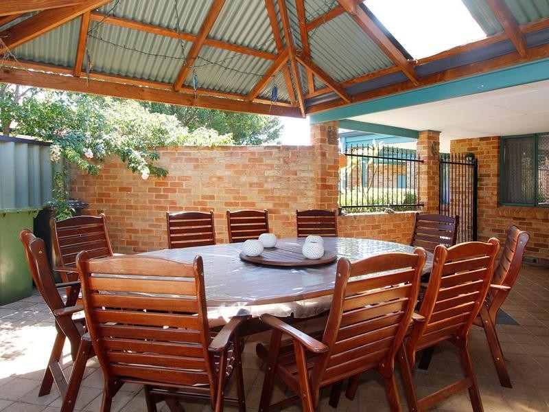 12 Spruce Place, Thornlie WA 6108