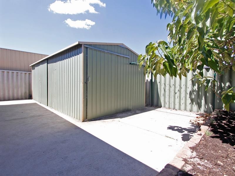 12 Spruce Place, Thornlie WA 6108