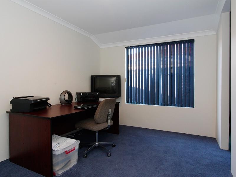 12 Spruce Place, Thornlie WA 6108