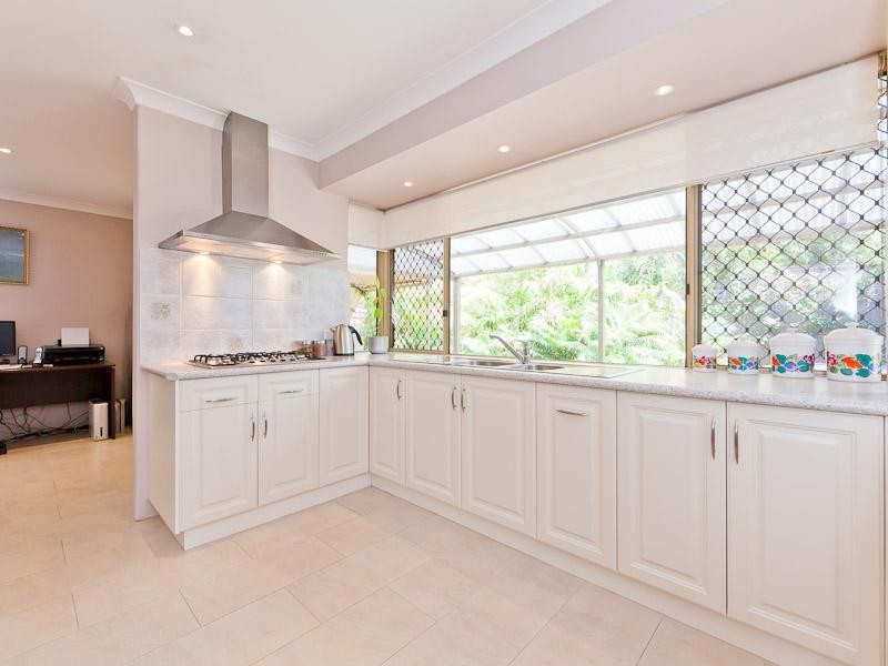 8 Jurien Way, Thornlie WA 6108