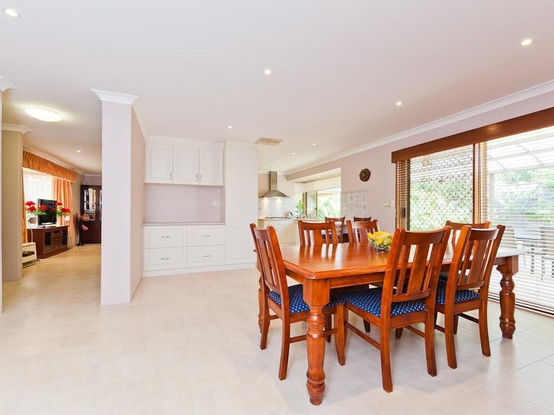 8 Jurien Way, Thornlie WA 6108