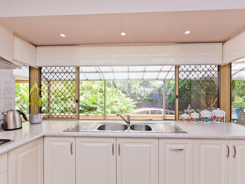 8 Jurien Way, Thornlie WA 6108